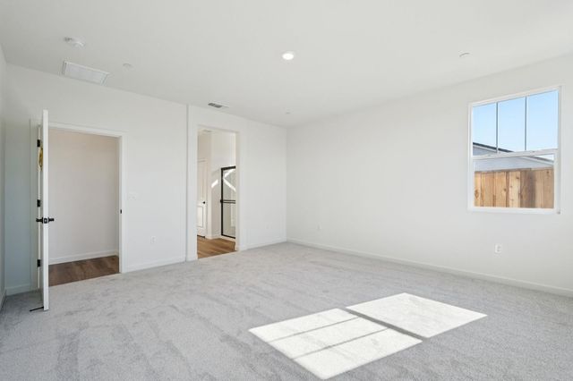 10340 W Hema Way, Elk Grove, CA 95757