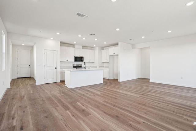 10340 W Hema Way, Elk Grove, CA 95757