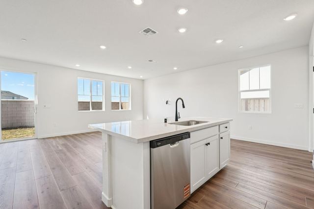 10340 W Hema Way, Elk Grove, CA 95757