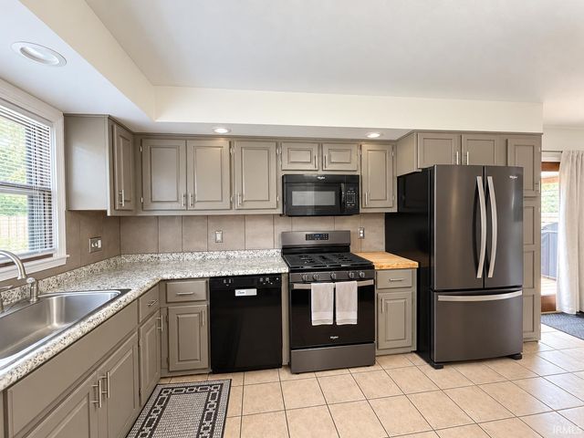 510 E Lowell Avenue, Mishawaka, IN 46545