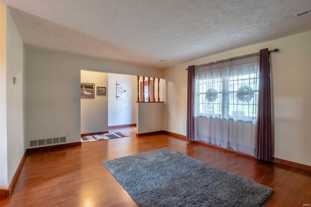 2511 Swinging Way Court, Evansville, IN 47711