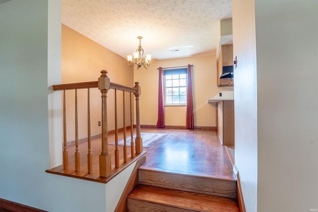 2511 Swinging Way Court, Evansville, IN 47711