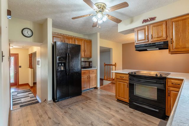 2511 Swinging Way Court, Evansville, IN 47711