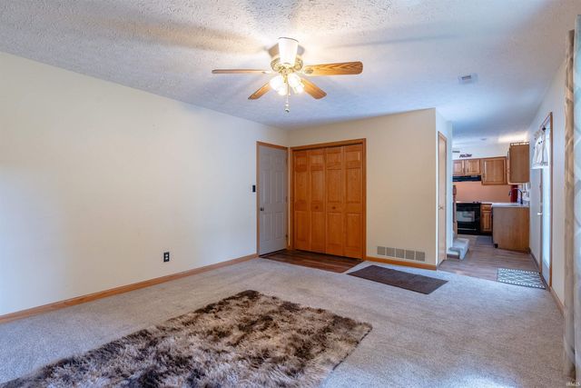 2511 Swinging Way Court, Evansville, IN 47711