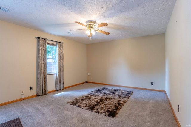 2511 Swinging Way Court, Evansville, IN 47711