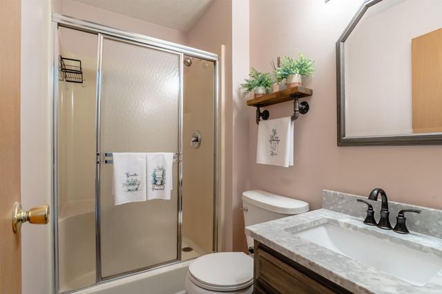 2511 Swinging Way Court, Evansville, IN 47711