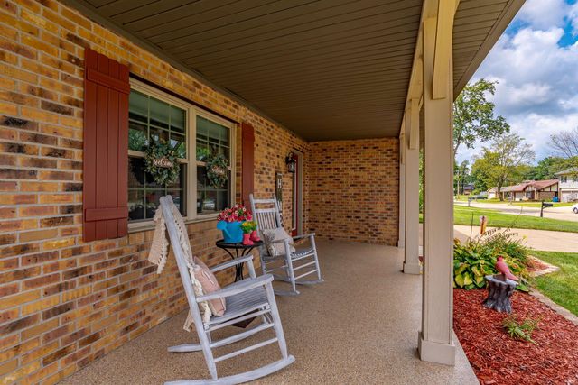 2511 Swinging Way Court, Evansville, IN 47711
