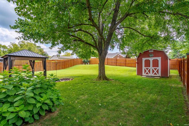 2511 Swinging Way Court, Evansville, IN 47711