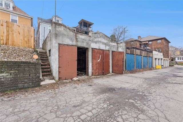 405 E 11th Ave, Greenfield, PA 15120