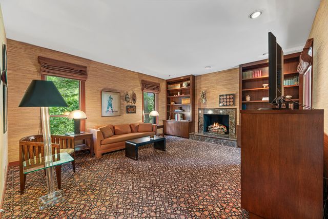 1370 Sunview Lane, Winnetka, IL 60093