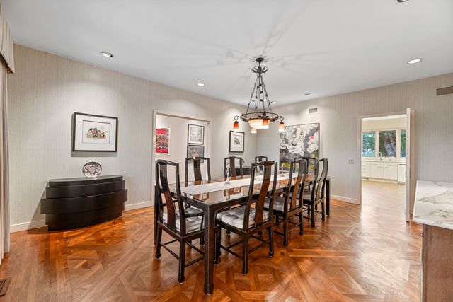 1370 Sunview Lane, Winnetka, IL 60093