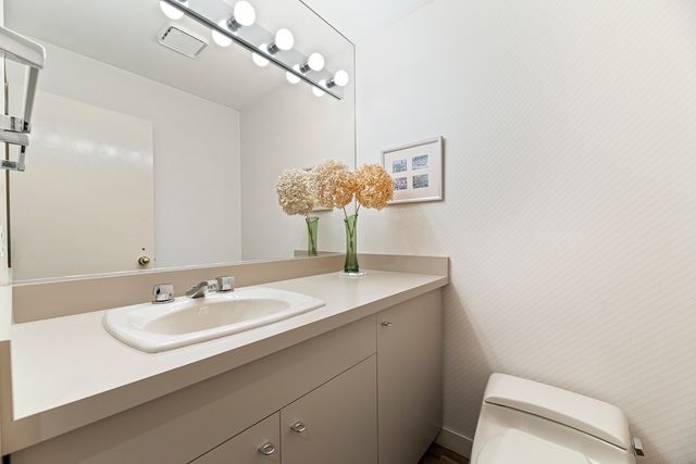 1370 Sunview Lane, Winnetka, IL 60093