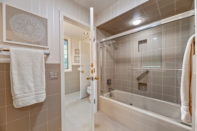 1370 Sunview Lane, Winnetka, IL 60093