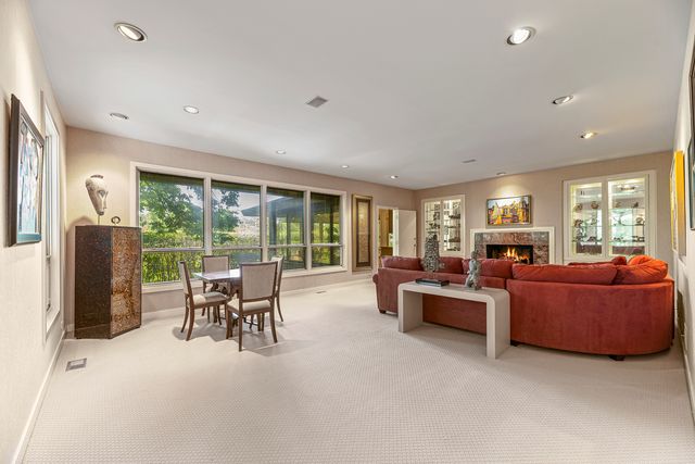 1370 Sunview Lane, Winnetka, IL 60093