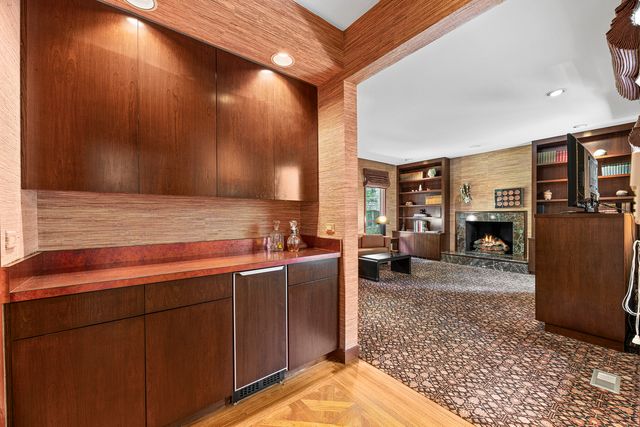 1370 Sunview Lane, Winnetka, IL 60093