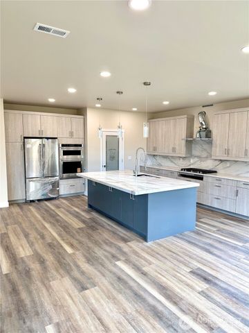 9616 48th Drive NE, Marysville, WA 98270