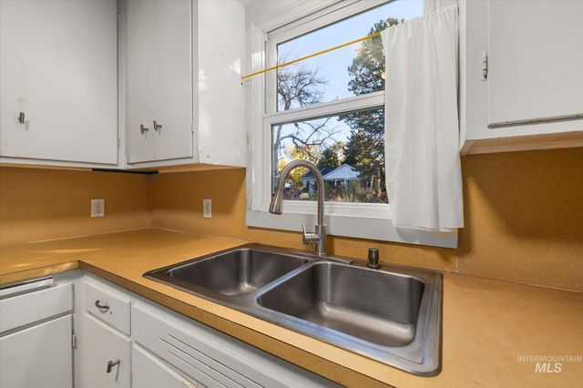 2013 N 30th St, Boise, ID 83703