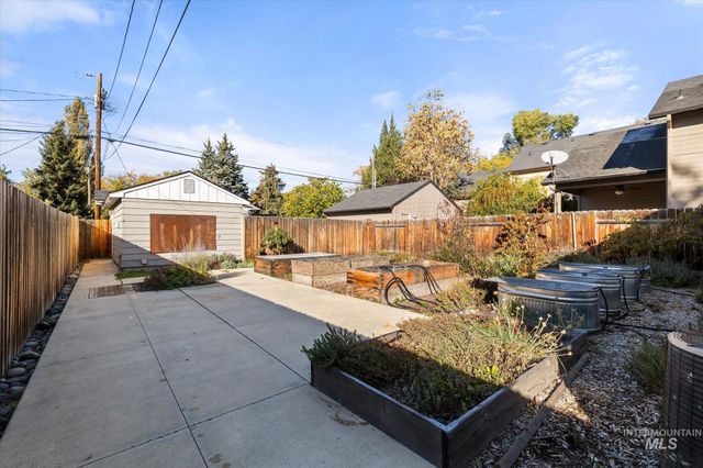 2013 N 30th St, Boise, ID 83703