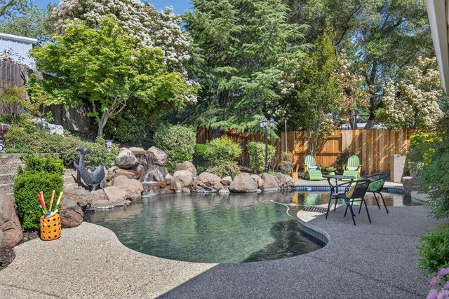 6139 Smoke Wood Ct, Loomis, CA 95650