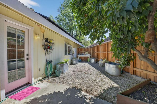 6139 Smoke Wood Ct, Loomis, CA 95650