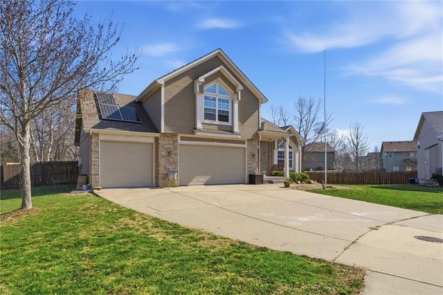 611 Chardonnay Court, Raymore, MO 64083