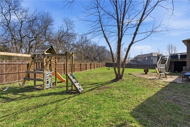 611 Chardonnay Court, Raymore, MO 64083