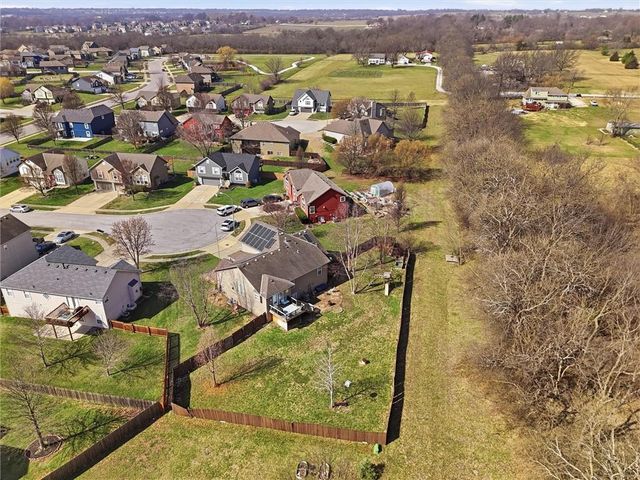 611 Chardonnay Court, Raymore, MO 64083