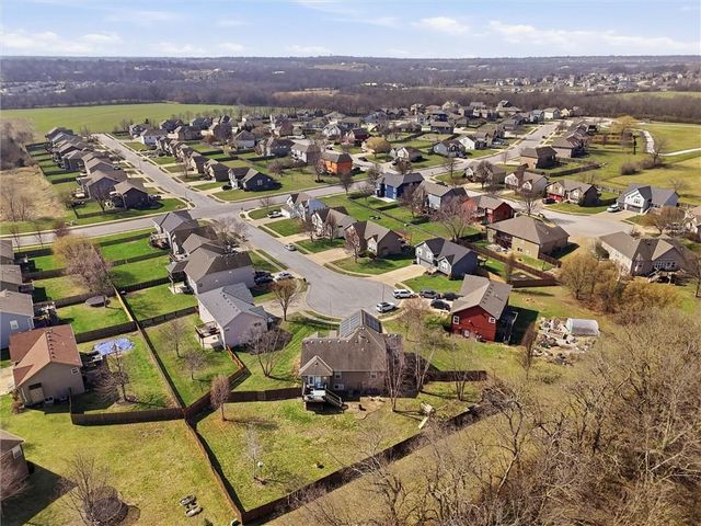 611 Chardonnay Court, Raymore, MO 64083