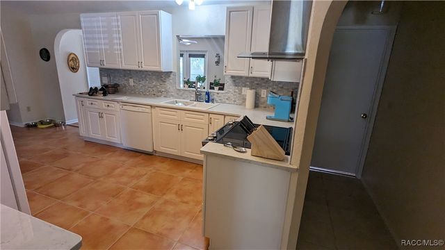 9664 W Plantation Lane, Crystal River, FL 34429