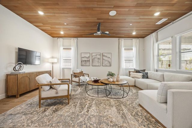 11214 N Via Ravenna Drive, Fresno, CA 93730