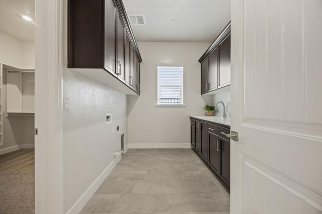 11214 N Via Ravenna Drive, Fresno, CA 93730