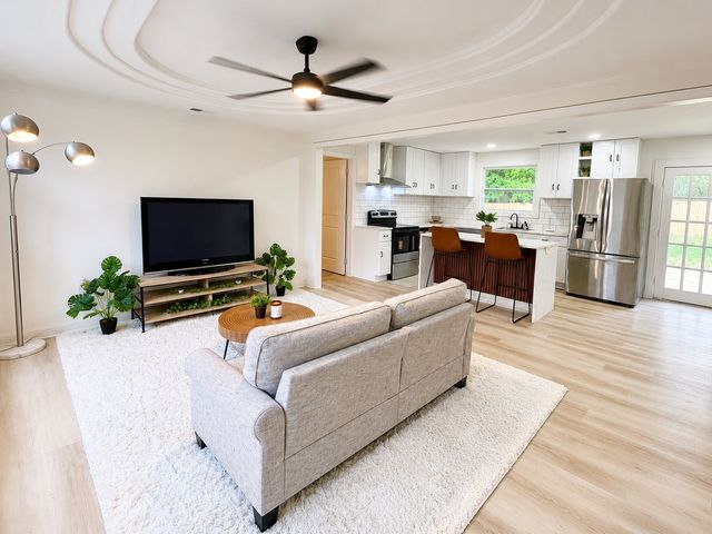 3213 Cloverwood Dr, Nashville, TN 37214