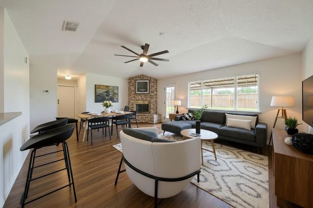 1325 Canyon Springs Drive, La Porte, TX 77571