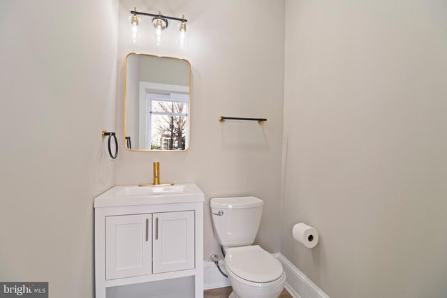 801 EAST CAPITOL ST SE, Washington, DC 20003