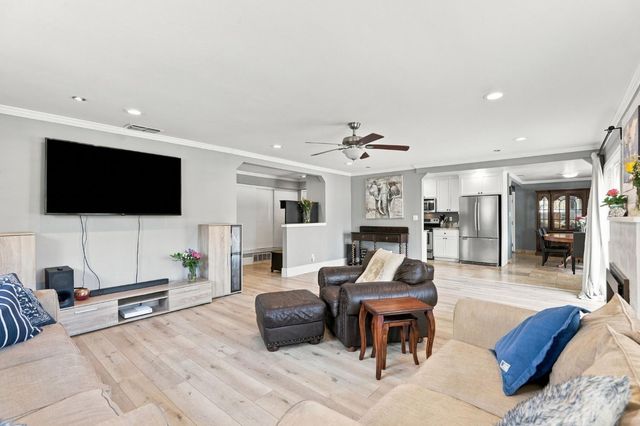 4329 Cottage Way, Sacramento, CA 95864