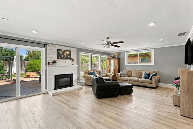 4329 Cottage Way, Sacramento, CA 95864