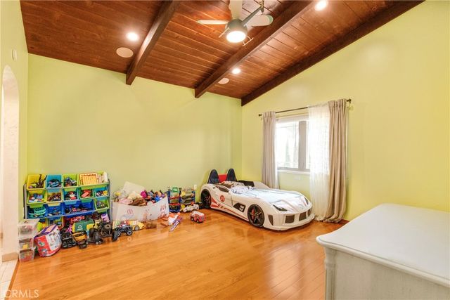 10768 Wheatland, Shadow Hills, CA 91040