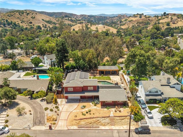 10768 Wheatland, Shadow Hills, CA 91040