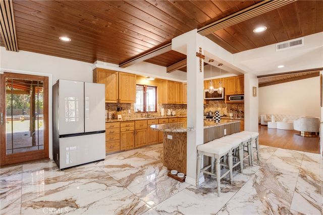 10768 Wheatland, Shadow Hills, CA 91040