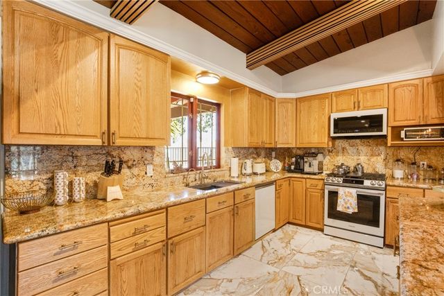 10768 Wheatland, Shadow Hills, CA 91040