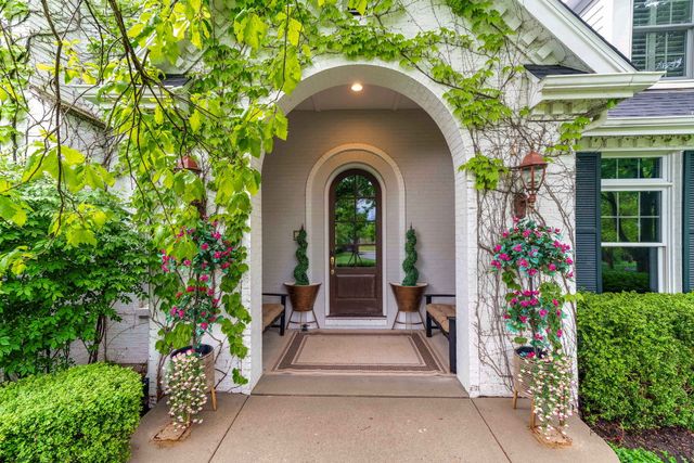 30 N Western Avenue, Lake Forest, IL 60045