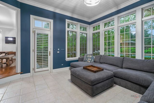 30 N Western Avenue, Lake Forest, IL 60045