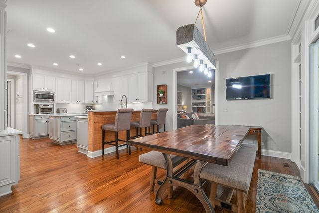 30 N Western Avenue, Lake Forest, IL 60045