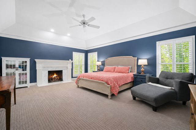 30 N Western Avenue, Lake Forest, IL 60045