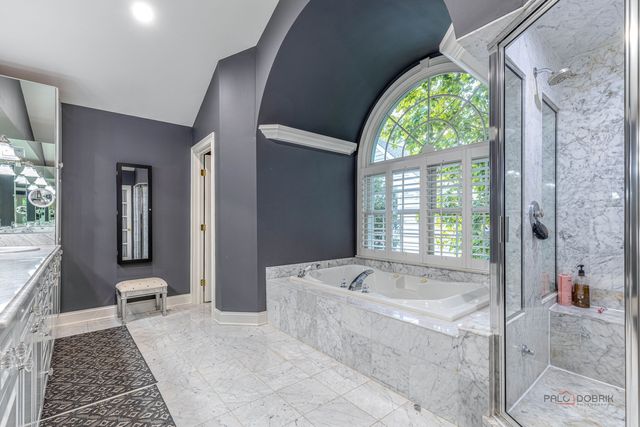 30 N Western Avenue, Lake Forest, IL 60045