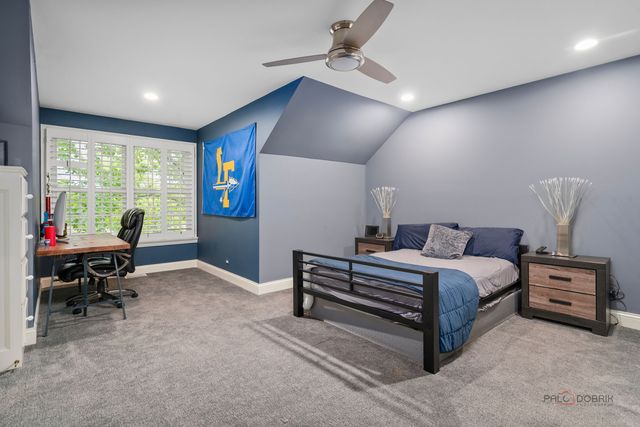 30 N Western Avenue, Lake Forest, IL 60045