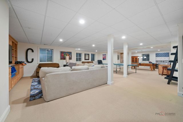 30 N Western Avenue, Lake Forest, IL 60045