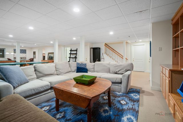 30 N Western Avenue, Lake Forest, IL 60045