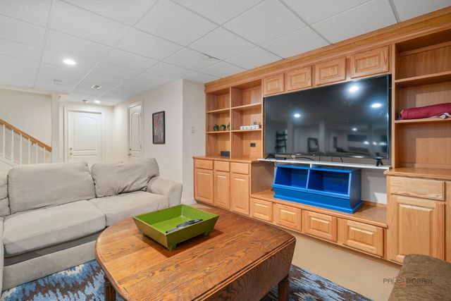30 N Western Avenue, Lake Forest, IL 60045