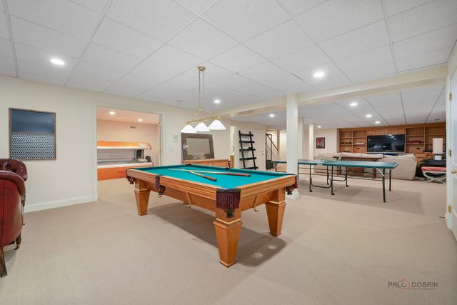 30 N Western Avenue, Lake Forest, IL 60045